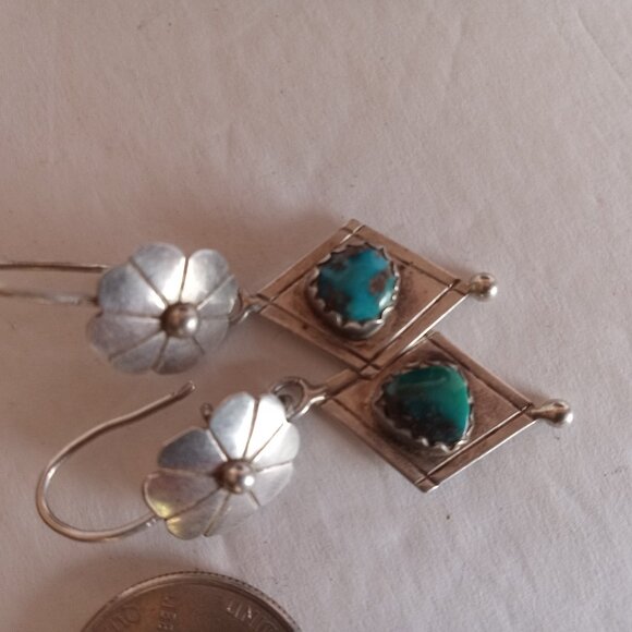 Stunning Authentic Vintage Navajo Turquoise and Silver Earrings - Picture 4 of 5